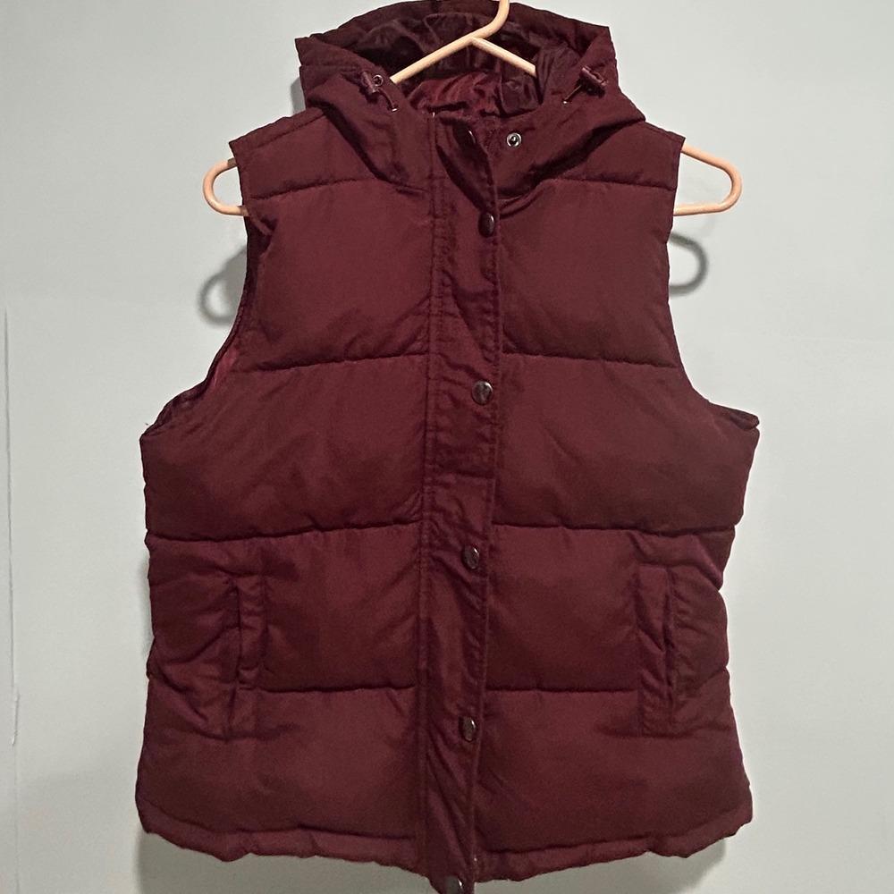 Maralyn & Me Puffer Vest Women Large Burgundy Hooded Snap Front Quilted Fall